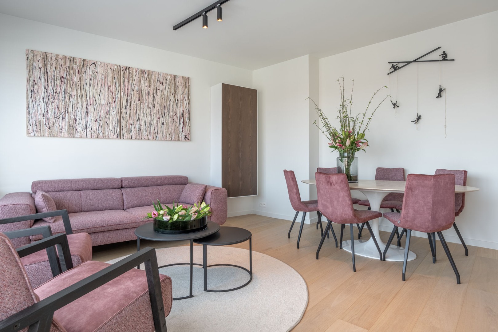 Magnifiek gerenoveerd appartement genietend van prachtig open zicht op de villa's van Knokke te koop bij Immo Knokke Real Estate