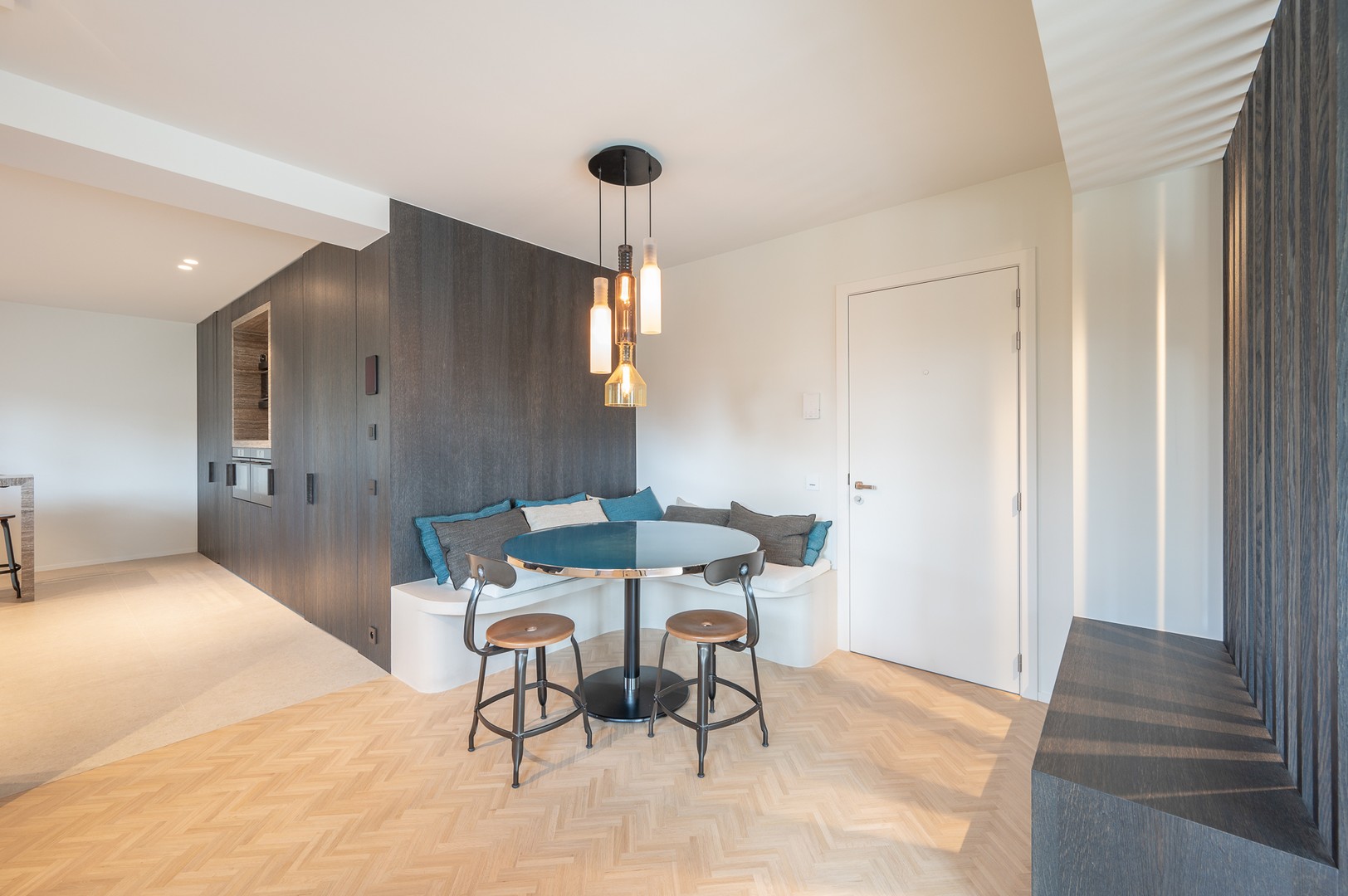 Prachtig tuinappartement met 3 volwaardige slaapkamers, gelegen in een paadje op een topligging in het Zoute bij Immo Knokke Real Estate.