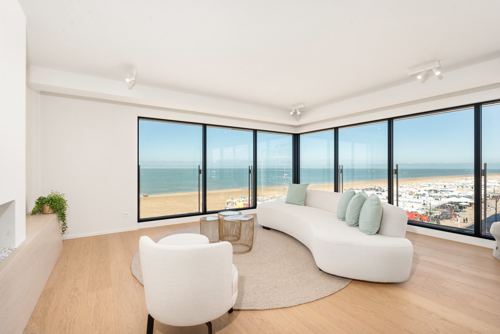 Te koop appartement met zeezicht zeedijk Knokke Real Estate