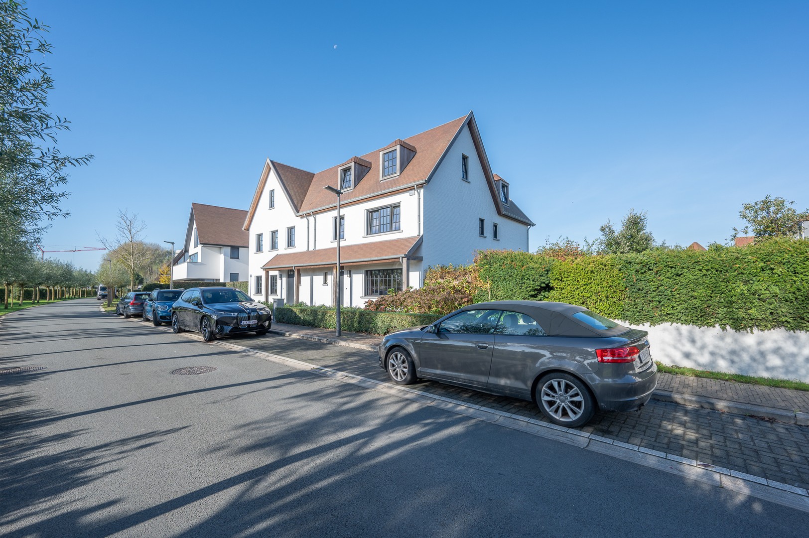 Magnifieke koppelvilla heel rustig gelegen in Duinenwater, vlakbij het meer en het centrum van Knokke.