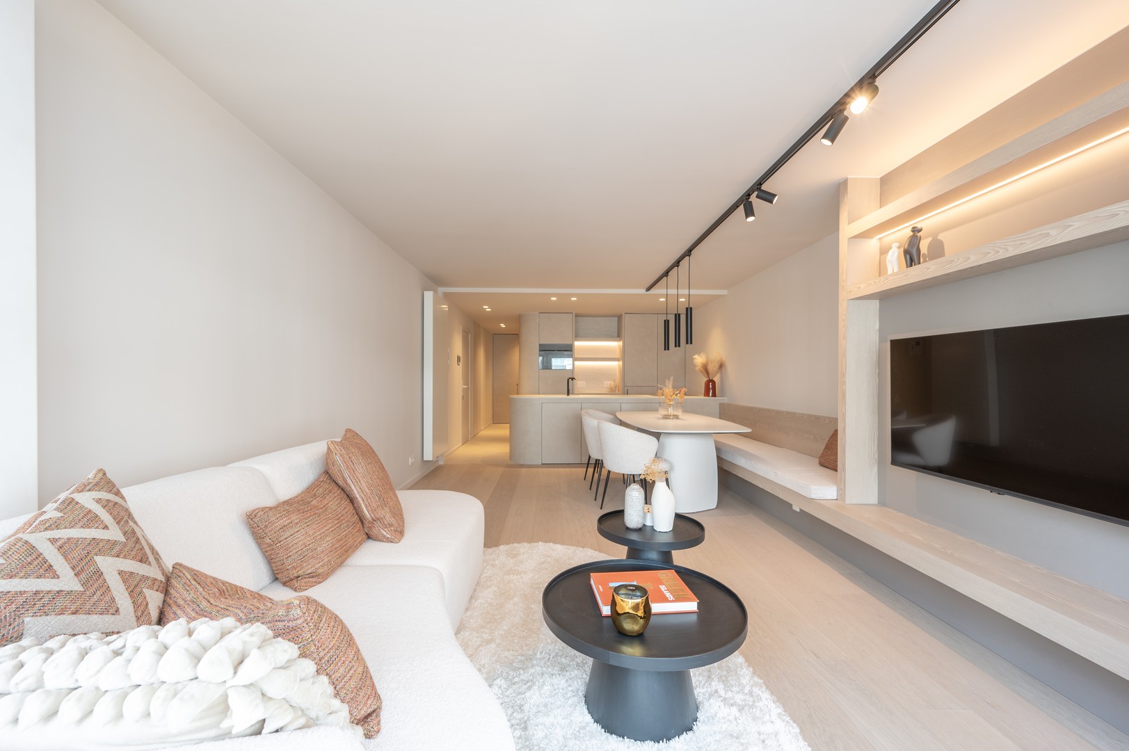 Knokke Real Estate instapklaar appartement te koop nabij de winkels en de zee. 