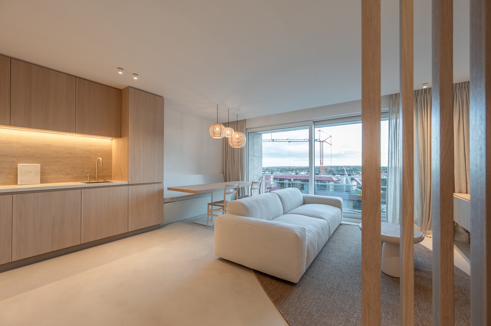 Te koop bij Knokke Real Estate prachtig gerenoveerd appartement.