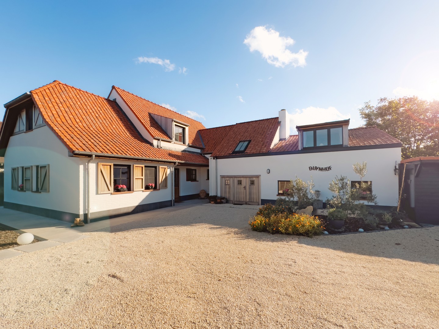 Te koop alleenstaande woning, rustig gelegen in een residentiële omgeving, vlakbij het centrum van Knokke.