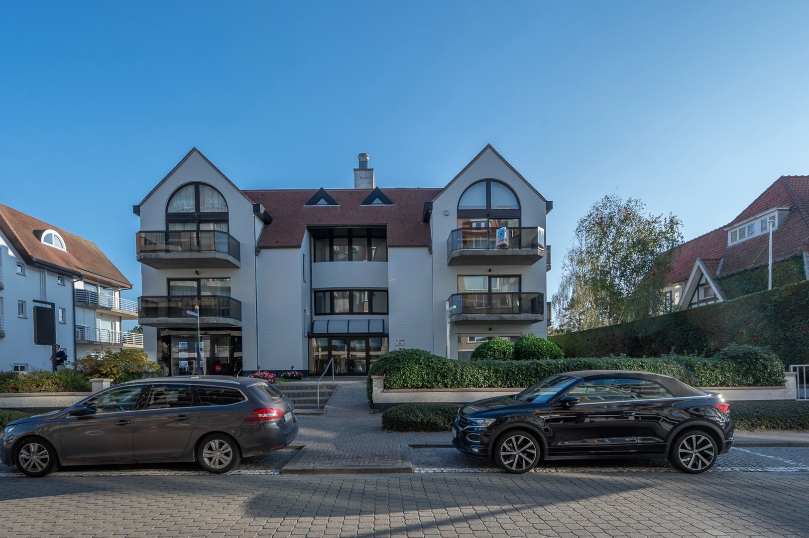 Knokke Real Estate met prachtig zicht op de minigolf te Knokke