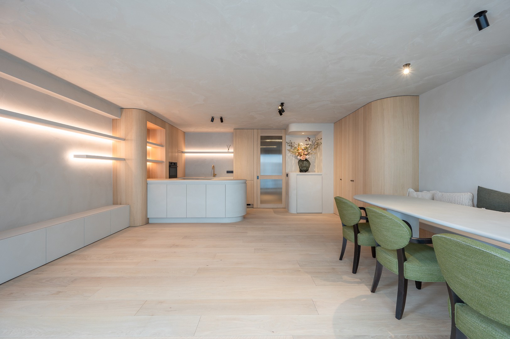 Knokke Real Estate gerenoveerd appartement met 3 slaapkamers. 
