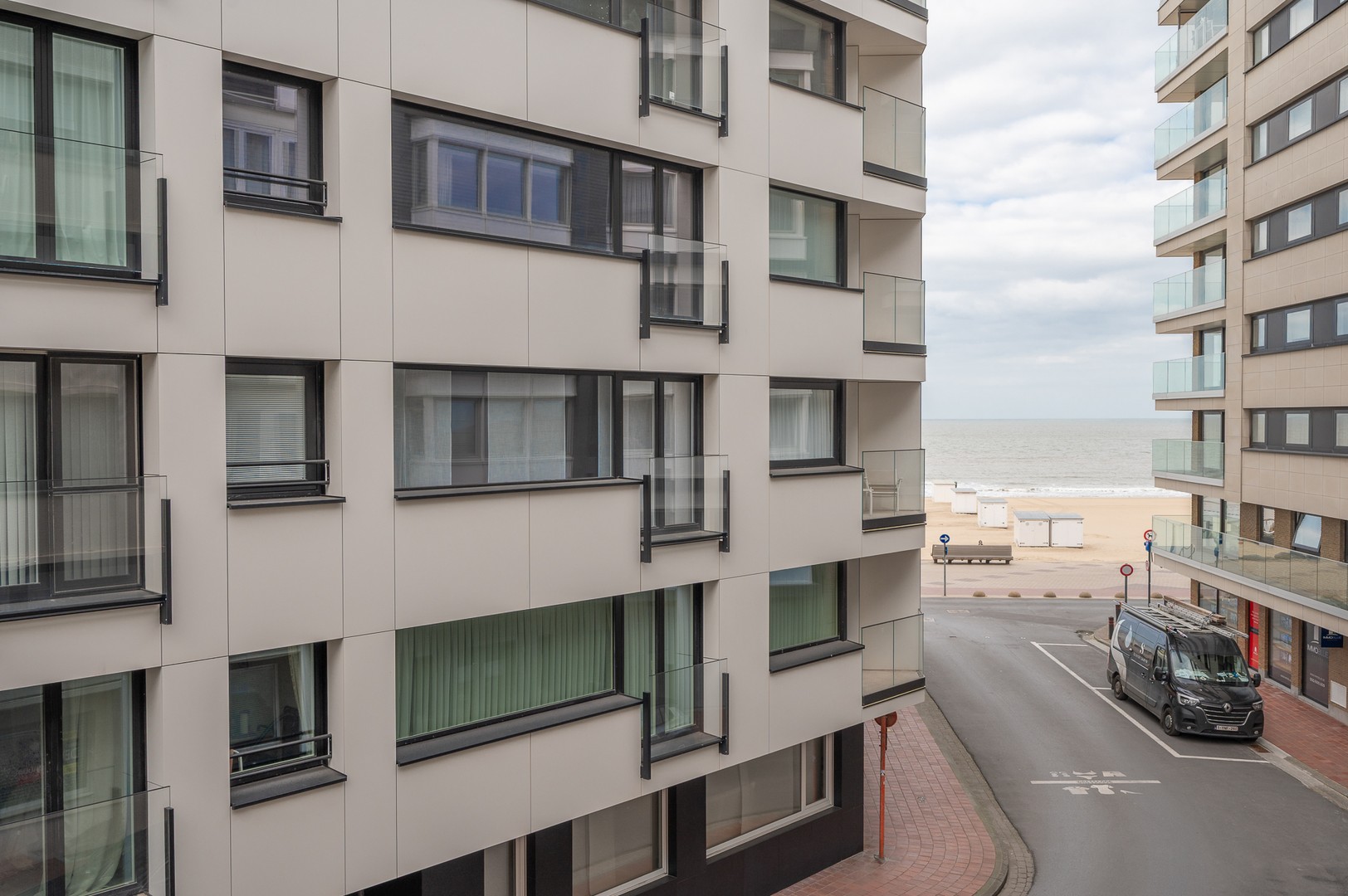 Appartement met zijdelings zeezicht te koop bij Knokke Real Estate